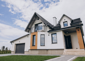 Leben in Deutschland: Herausforderungen und Chancen für Einheimische und Zuwanderer“